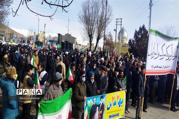 راهپیمایی گرامیداشت یوم‌الله ۲۲ بهمن در فیروزکوه برگزار شد
