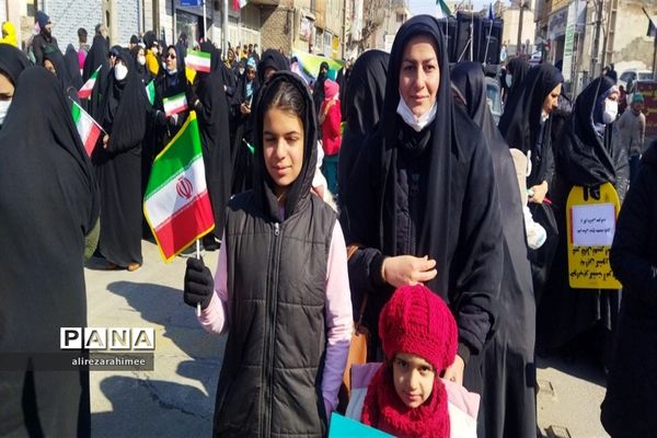 راهپیمایی گرامیداشت یوم‌الله ۲۲ بهمن در فیروزکوه برگزار شد