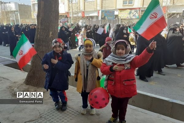 راهپیمایی ۲۲ بهمن دانش‌آموزان و سایر اقشار در خلیل اباد