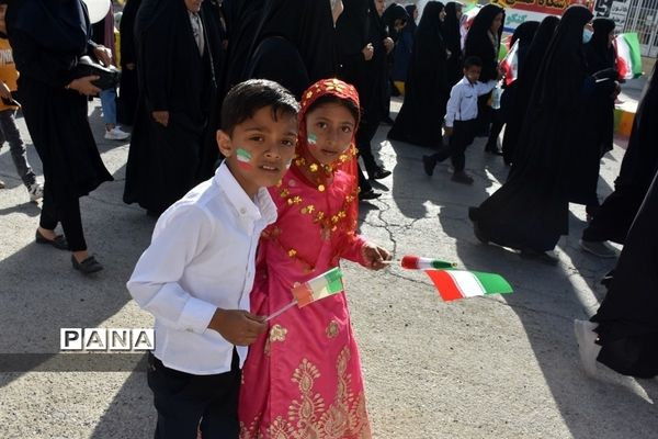 حضور پرشور دانش‌آموزان و مردم شهر گله‌دار در راهپیمایی 22 بهمن