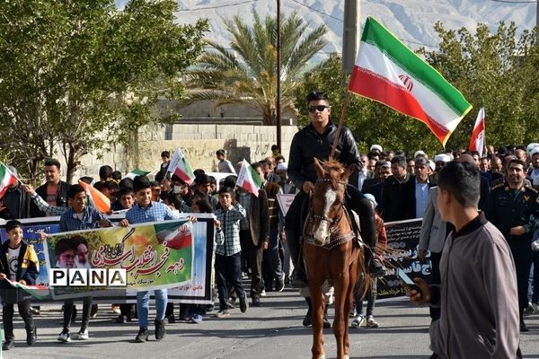 حضور پرشور دانش‌آموزان و مردم شهر گله‌دار در راهپیمایی 22 بهمن