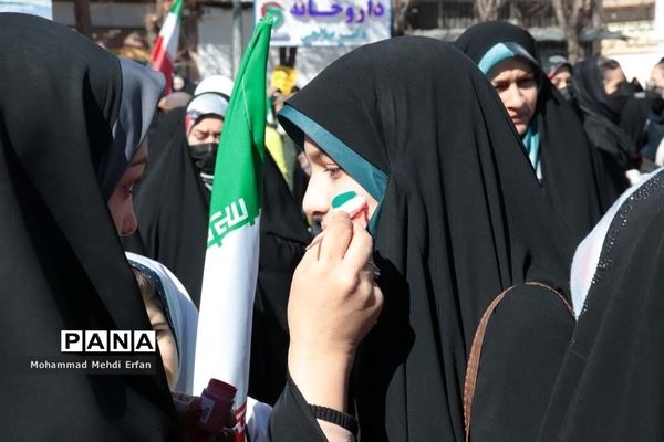 شکوه حضور مردم  آباده در راهپیمایی 22 بهمن ماه