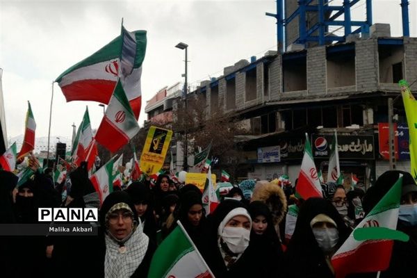 حضور پرشور مردم مشهد در راهپیمایی ۲۲ بهمن