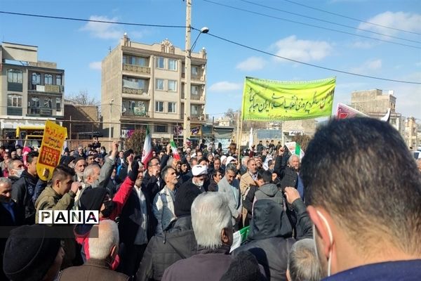 حضور پرشور دانش‌آموزان خرمدره در راهپیمایی ۲۲ بهمن