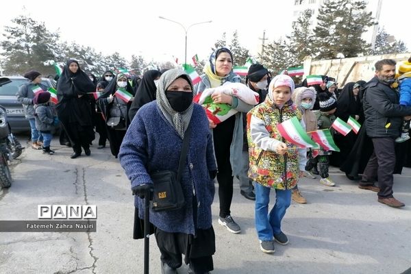 راهپیمایی باشکوه ۲۲ بهمن در چهل و چهارمین سالگرد پیروزی انقلاب اسلامی شهر مهستان شهرستان ساوجبلاغ