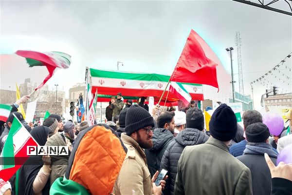 حضور پرشکوه مردم مشهد در راهپیمایی 22 بهمن