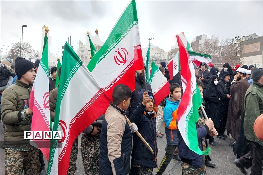 حضور پرشکوه مردم مشهد در راهپیمایی 22 بهمن