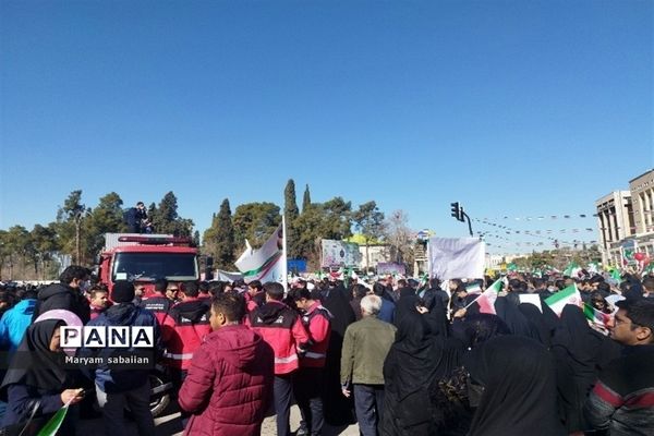 حضور جوانان و نوجوانان شیرازی در راهپیمایی ۲۲بهمن