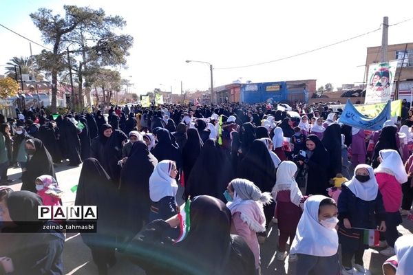 راهپیمایی 22 بهمن در سروستان