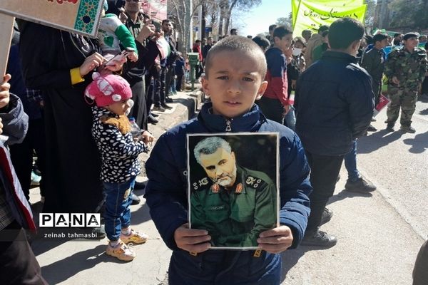 راهپیمایی 22 بهمن در سروستان