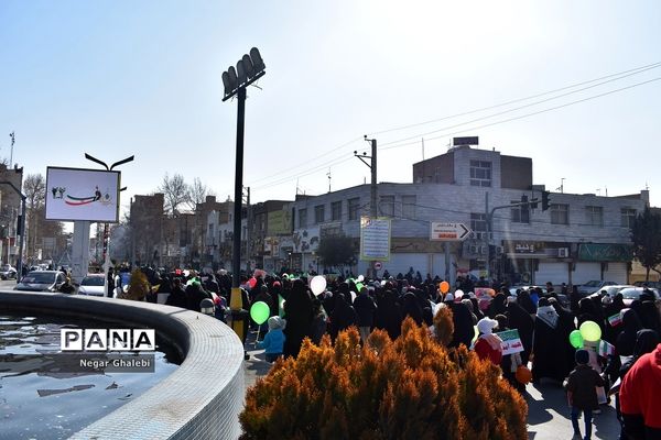 حضور پرشور مردم انقلابی شهرستان پیشوا در راهپیمایی 22 بهمن