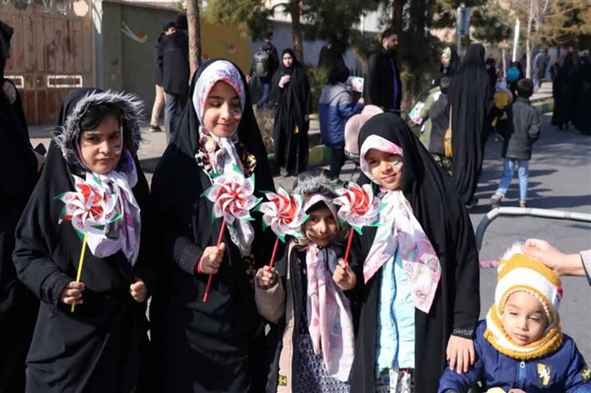 حضور پرشور و یکپارچه مردم شهرستان کاشان در راهپیمایی یوم الله ۲۲ بهمن سال  ۱۴۰۱/فیلم