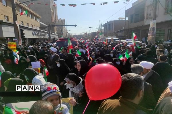 راهپیمایی مردم قم در یوم الله 22 بهمن-1