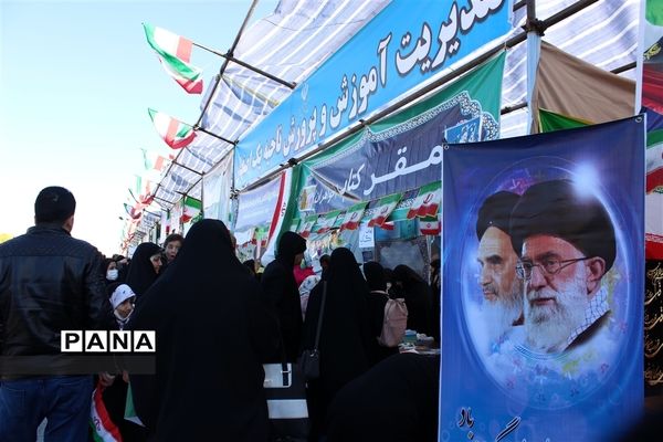 حضور گسترده مردم اصفهان در راهپیمایی ٢٢ بهمن