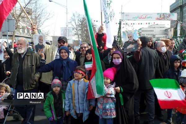حضور پر شور نسل‌ها در راهپیمایی ۲۲ بهمن