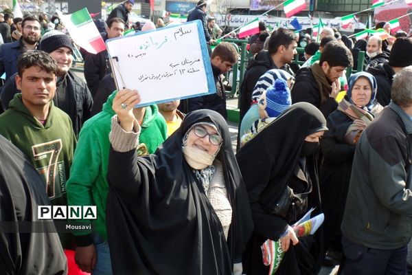 حضور پر شور نسل‌ها در راهپیمایی ۲۲ بهمن