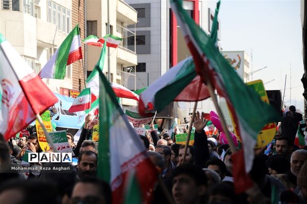 غرفه سازمان دانش‌آموزی در راهپیمایی 22 بهمن