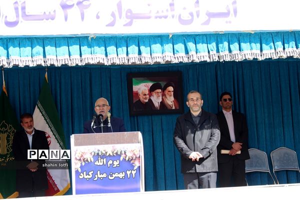 راهپیمایی مردم کرمانشاه در مراسم 22 بهمن