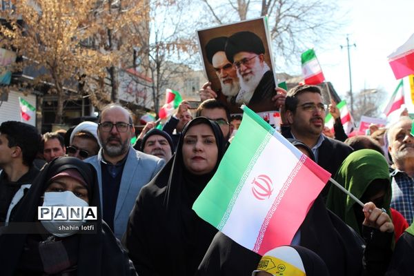 راهپیمایی مردم کرمانشاه در مراسم 22 بهمن