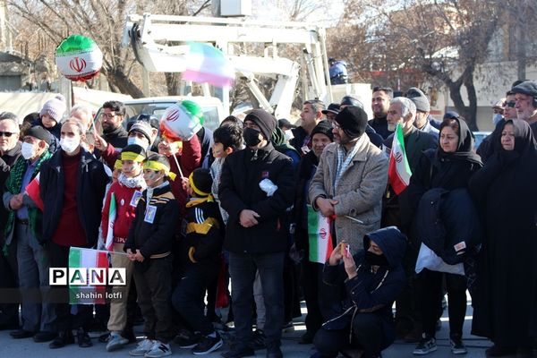 راهپیمایی مردم کرمانشاه در مراسم 22 بهمن