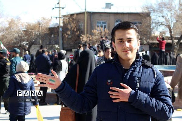 راهپیمایی مردم کرمانشاه در مراسم 22 بهمن