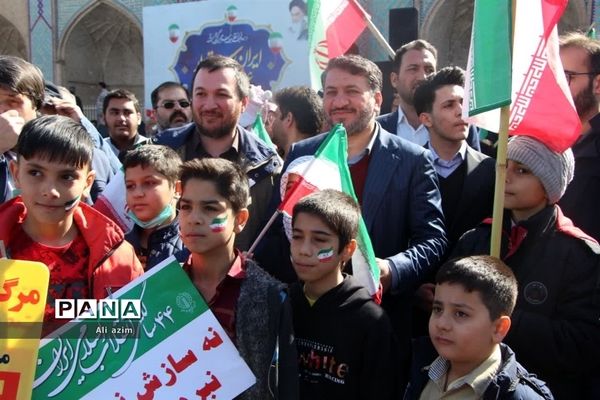 راهپیمایی ۲۲ بهمن در دارالعباده