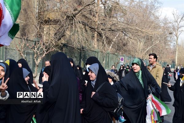 برگزاری راهپیمایی ۲۲ بهمن، از میدان انقلاب اسلامی تا میدان آزادی تهران
