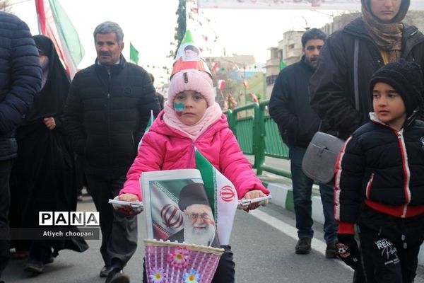 حضور حماسی مردم انقلابی در چهل و چهارمین سالگرد پیروزی انقلاب اسلامی