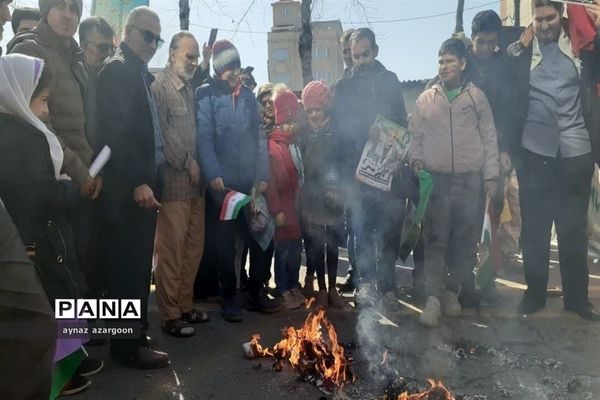 حضور مردم قائمشهر در راهپیمایی ۲۲ بهمن