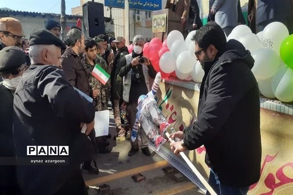 حضور مردم قائمشهر در راهپیمایی ۲۲ بهمن