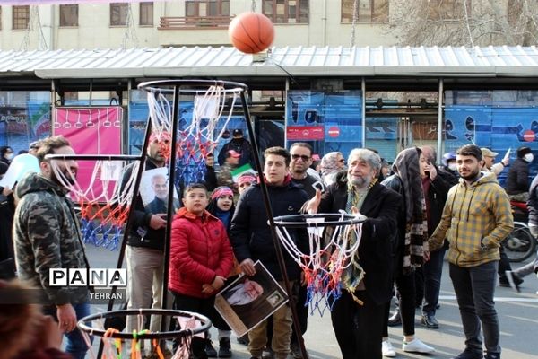 حضورفرهنگیان و دانش‌آموزان آموزش و پرورش استثنایی کشور درراهپیمایی 22 بهمن