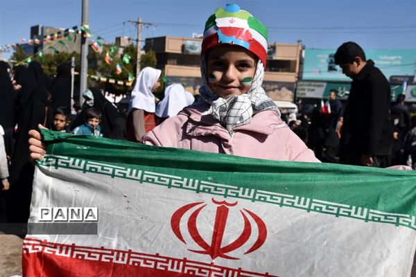 حضور دانش‌آموزان عضو سازمان دانش‌آموزی و خبرگزاری پانا خراسان جنوبی در راهپیمایی 22بهمن