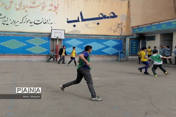فینال مسابقات فوتسال جام انقلاب در آموزشگاه شیخ جنید شهرستان پیشوا