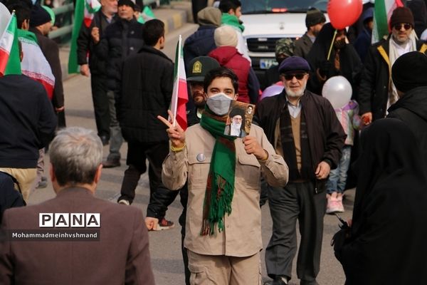 حضور چشم‌گیر مردم قزوین در جشن ۴۴ سالگی انقلاب