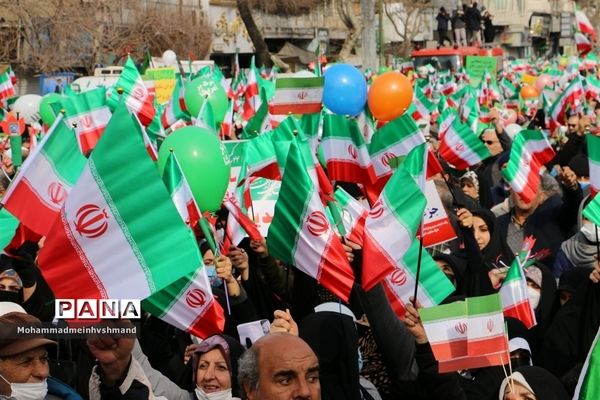 حضور چشم‌گیر مردم قزوین در جشن ۴۴ سالگی انقلاب