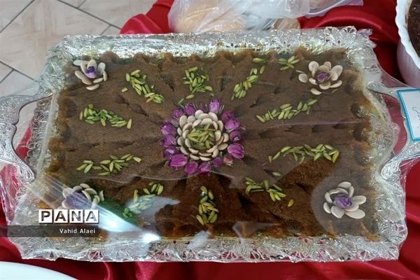 جشنواره غذاهای ایرانی درمجتمع آموزشی غیردولتی شکوفه‌های دانش اسلامشهر