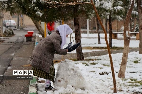 بارش برف در قم