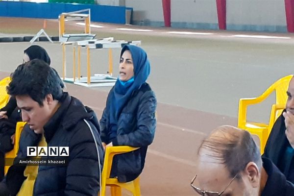 توزیع اقلام ورزشی و بهداشتی در سالن دوومیدانی برادران شهید مظفر ملارد