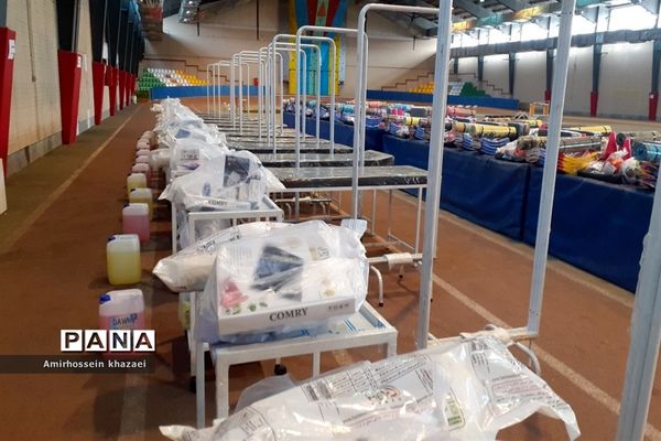 توزیع اقلام ورزشی و بهداشتی در سالن دوومیدانی برادران شهید مظفر ملارد
