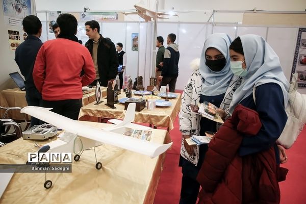 نمایشگاه دستاوردها و طرح‌های پژوهشی برتر دانش‌آموزان سمپاد