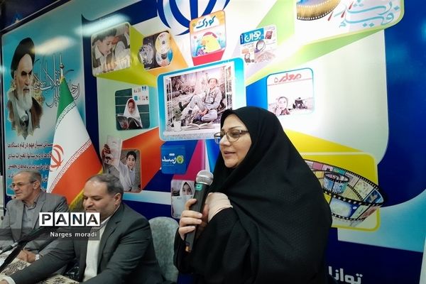 حضور دانش‌آموزان مدارس استعدادهای درخشان ملارد در نشست دانش‌آموزی علم نافع