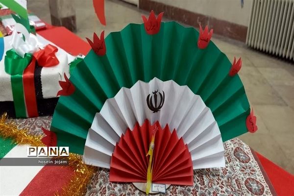 پویش پرچم؛ نمایشگاه دست‌سازه‌های دانش‌آموزان در کانون فرهنگی سلمان