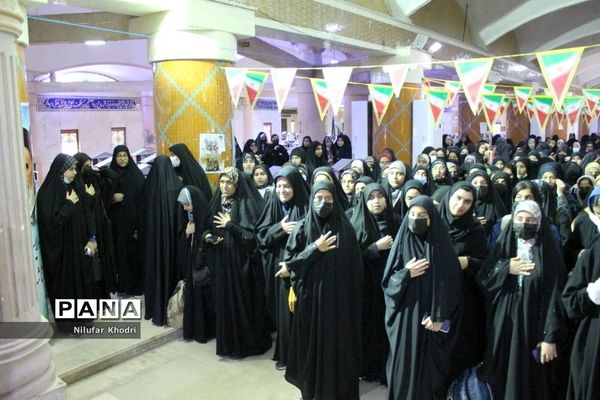 اعزام دانش‌آموزان دختر شهرستان بوشهر به مناطق عملیاتی جنوب