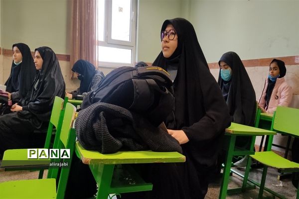 برگزاری مسابقات قرآن وعترت دانش‌آموزان دخترمنطقه کهریزک