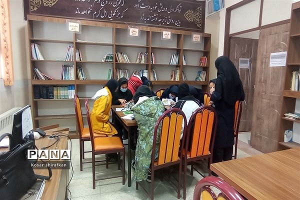 برگزاری کارگاه کتابخوانی  و نویسندگی در دبیرستان حضرت زینب شهرستان کاشمر