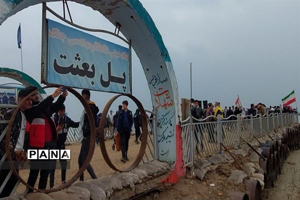 بازدید از مناطق جنگی
