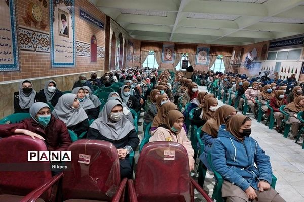 برگزاری جشن مبعث پیامبر (ص) در دبیرستان شاهد حجاب منطقه ۱۳