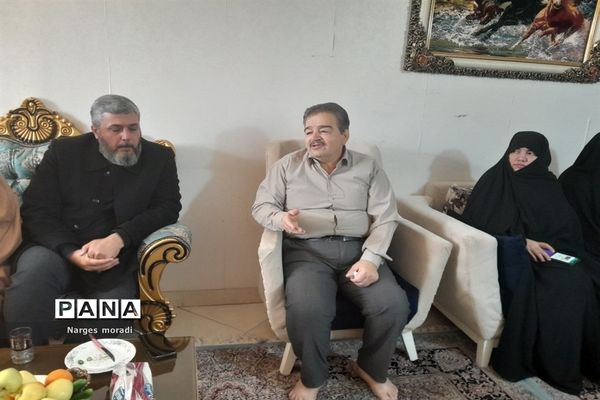 گرامیداشت خانواده شهدا توسط مسئولان شهری ملارد