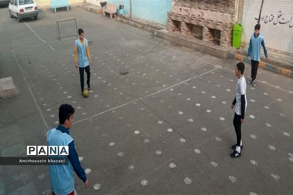 برگزاری مسابقات فوتبال در مدرسه خوارزمی ملارد