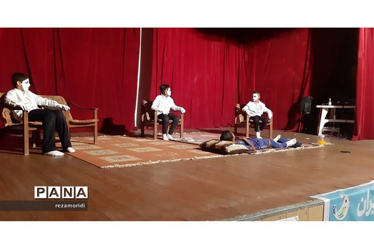 رتبه اول کشوری جشنواره ملی تئاتر درسی به نمایشی از بندرعباس رسید